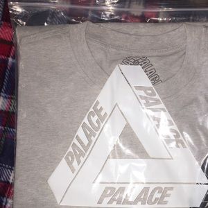 Tri-wobble place T shirt